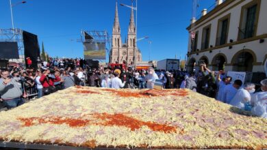 Photo of Cocinaron la milanesa a la napolitana “más grande del mundo” en Luján